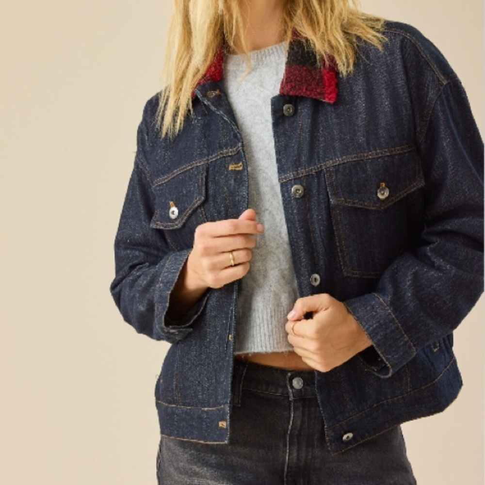 Altar’d State Noella Denim Jacket with Sherpa Collar-Size Medium